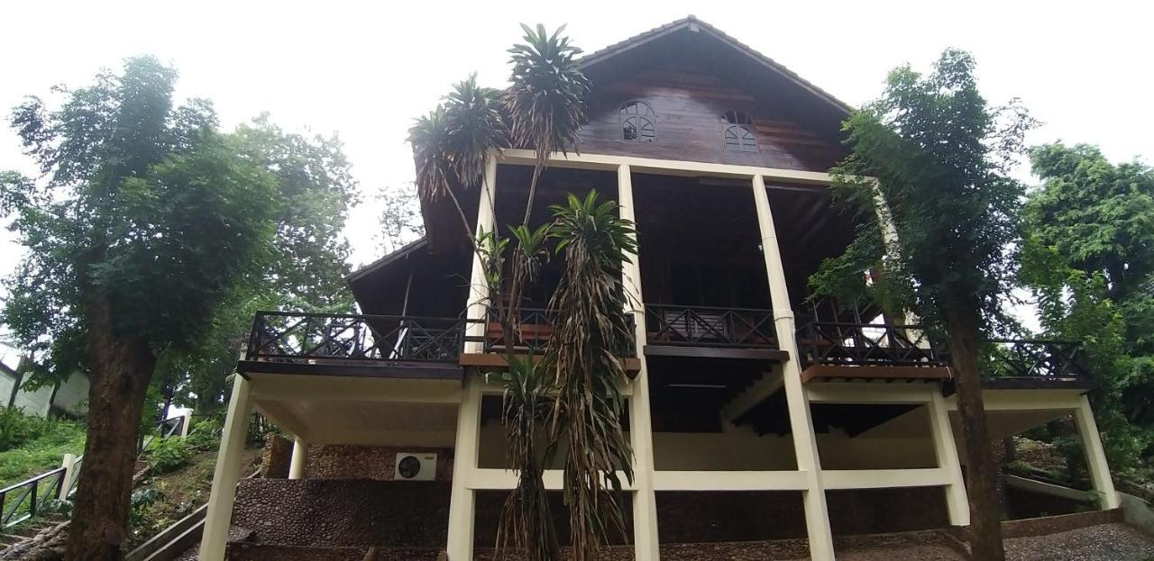 Ratmanee House Hotel Kanchanaburi Buitenkant foto