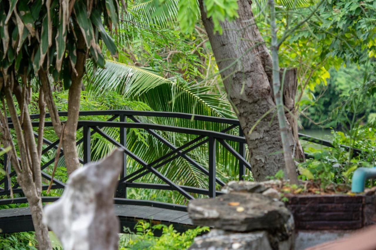 Ratmanee House Hotel Kanchanaburi Buitenkant foto