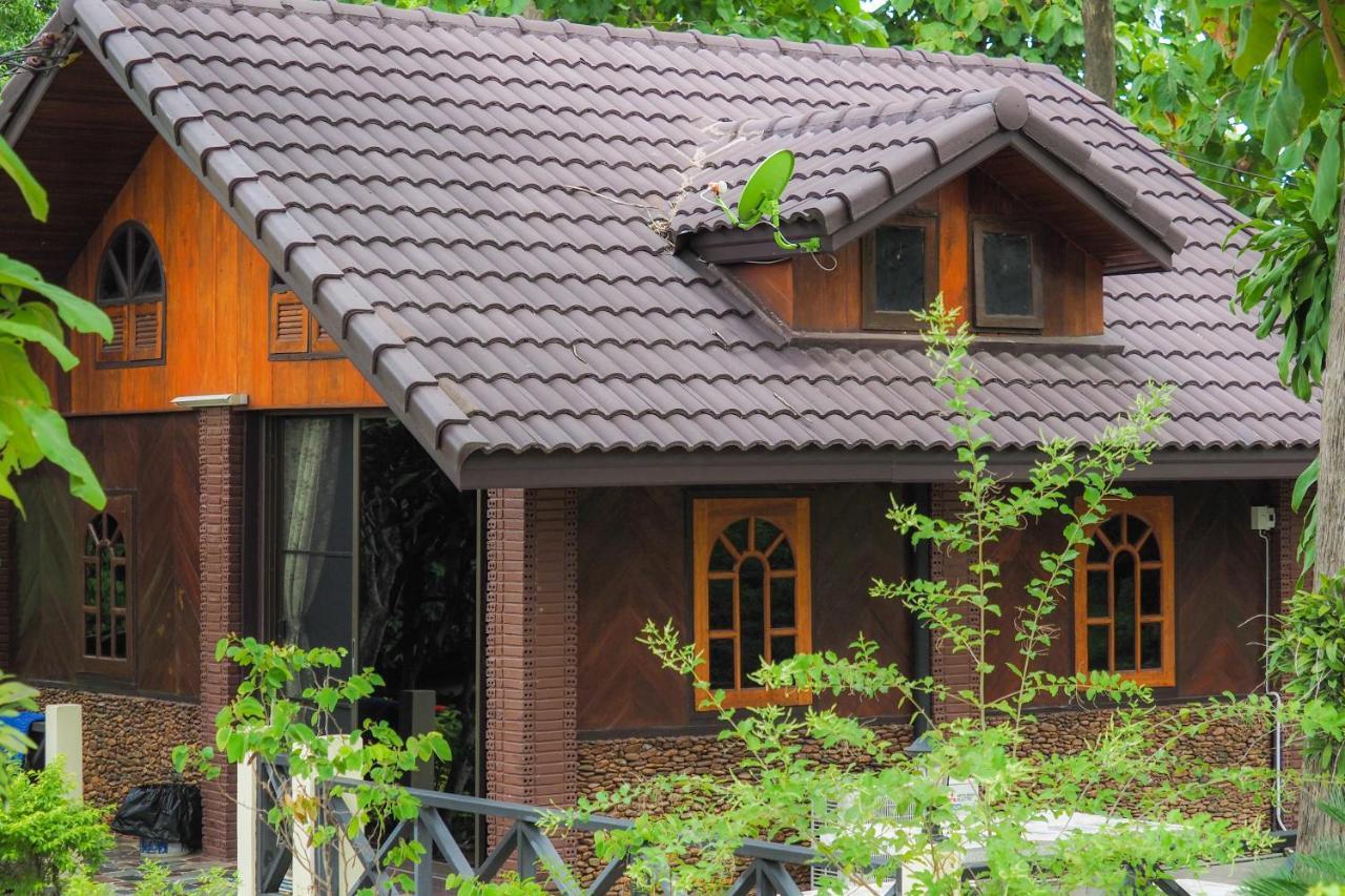 Ratmanee House Hotel Kanchanaburi Buitenkant foto