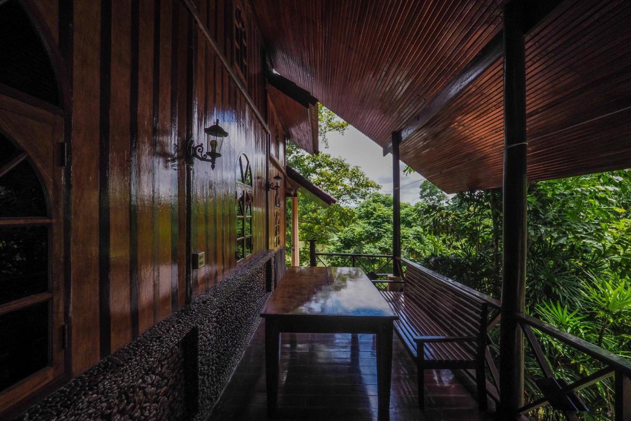Ratmanee House Hotel Kanchanaburi Buitenkant foto