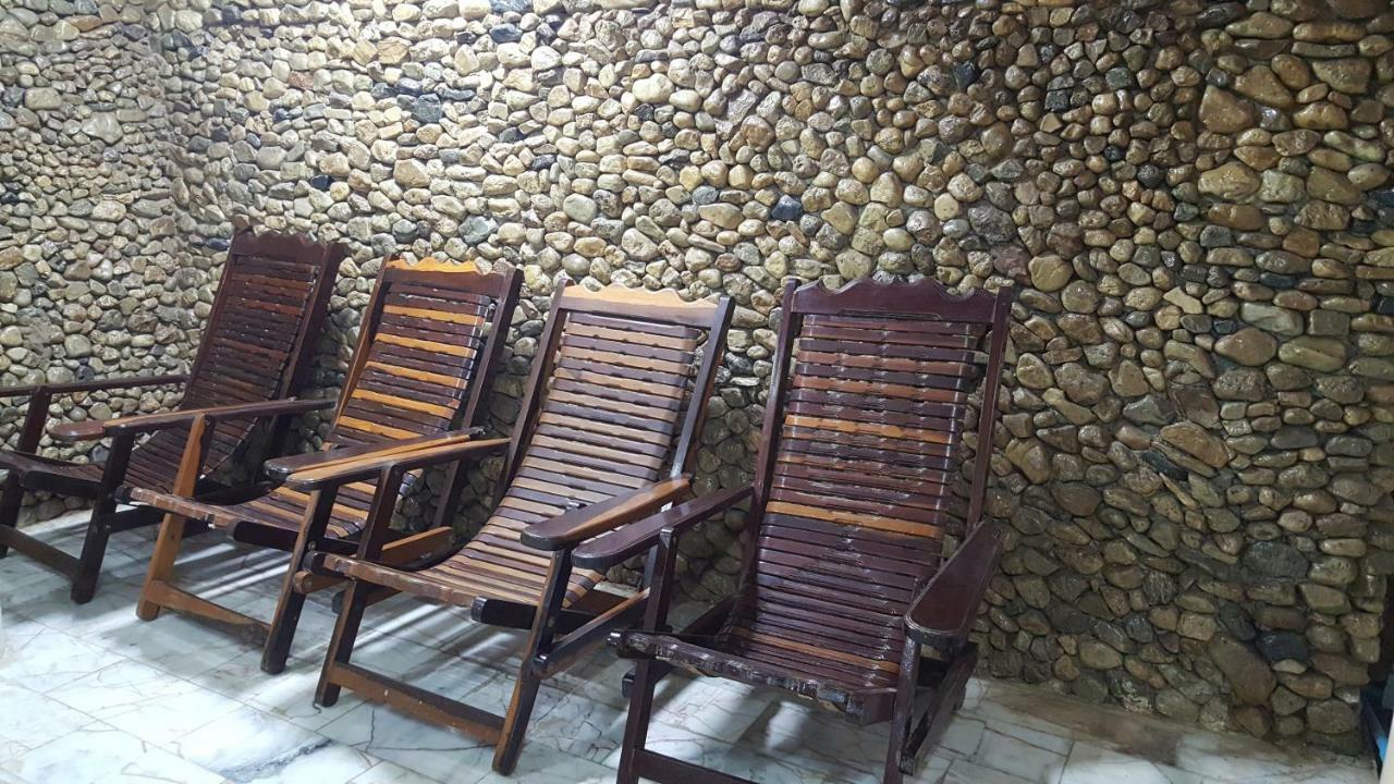 Ratmanee House Hotel Kanchanaburi Buitenkant foto