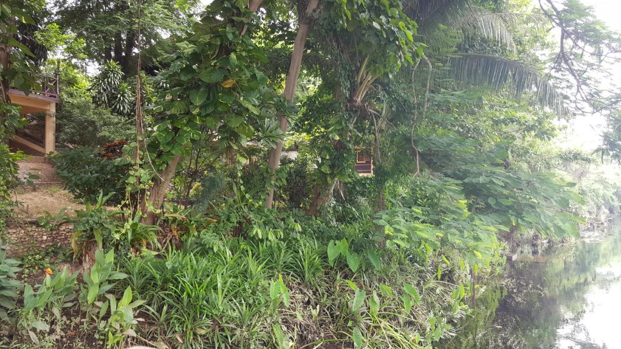Ratmanee House Hotel Kanchanaburi Buitenkant foto