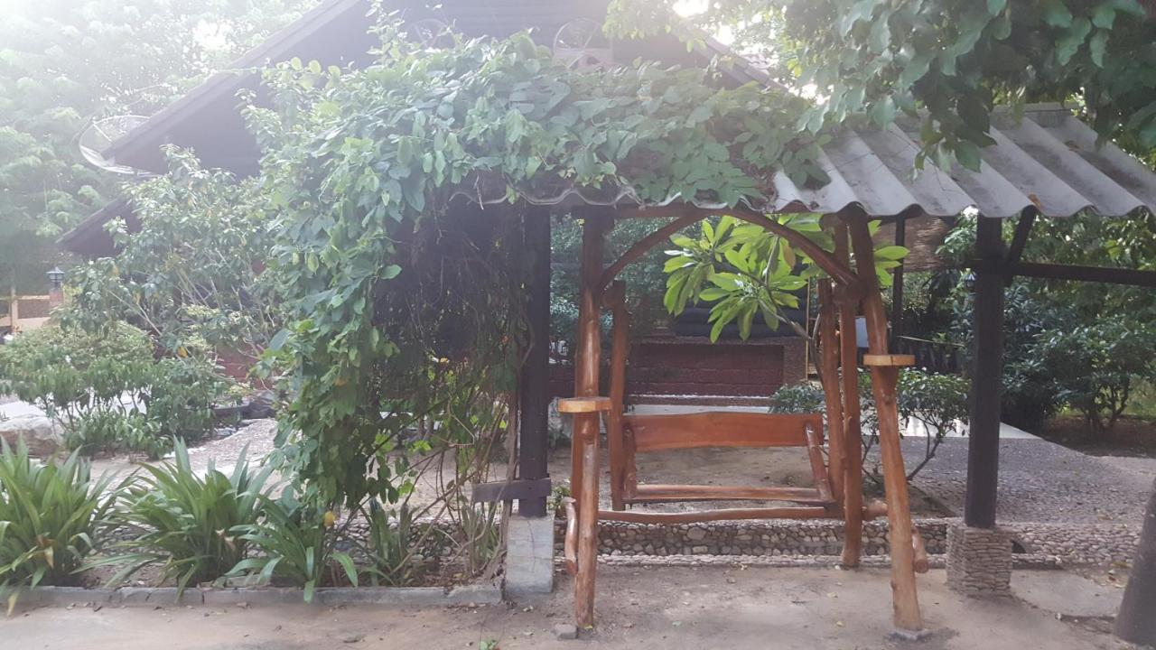 Ratmanee House Hotel Kanchanaburi Buitenkant foto